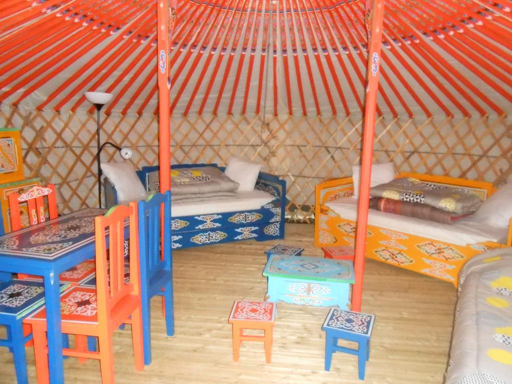 Camping Kerlaudy Mer et Yourtes Plouenan Bagian luar foto